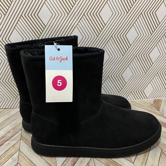 ✨Cat & Jack Black Faux Suede Winter Boots Side Zipper Closure Size 5 NWT - Picture 1 of 6